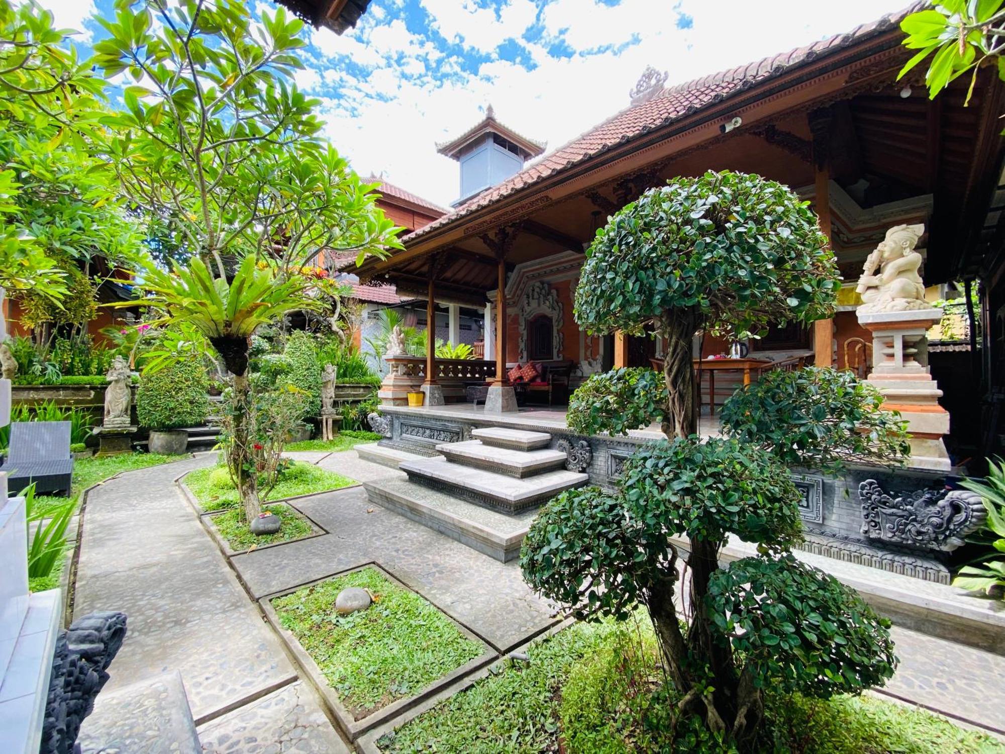 Aura Bisma Guesthouse อูบุด ภายนอก รูปภาพ
