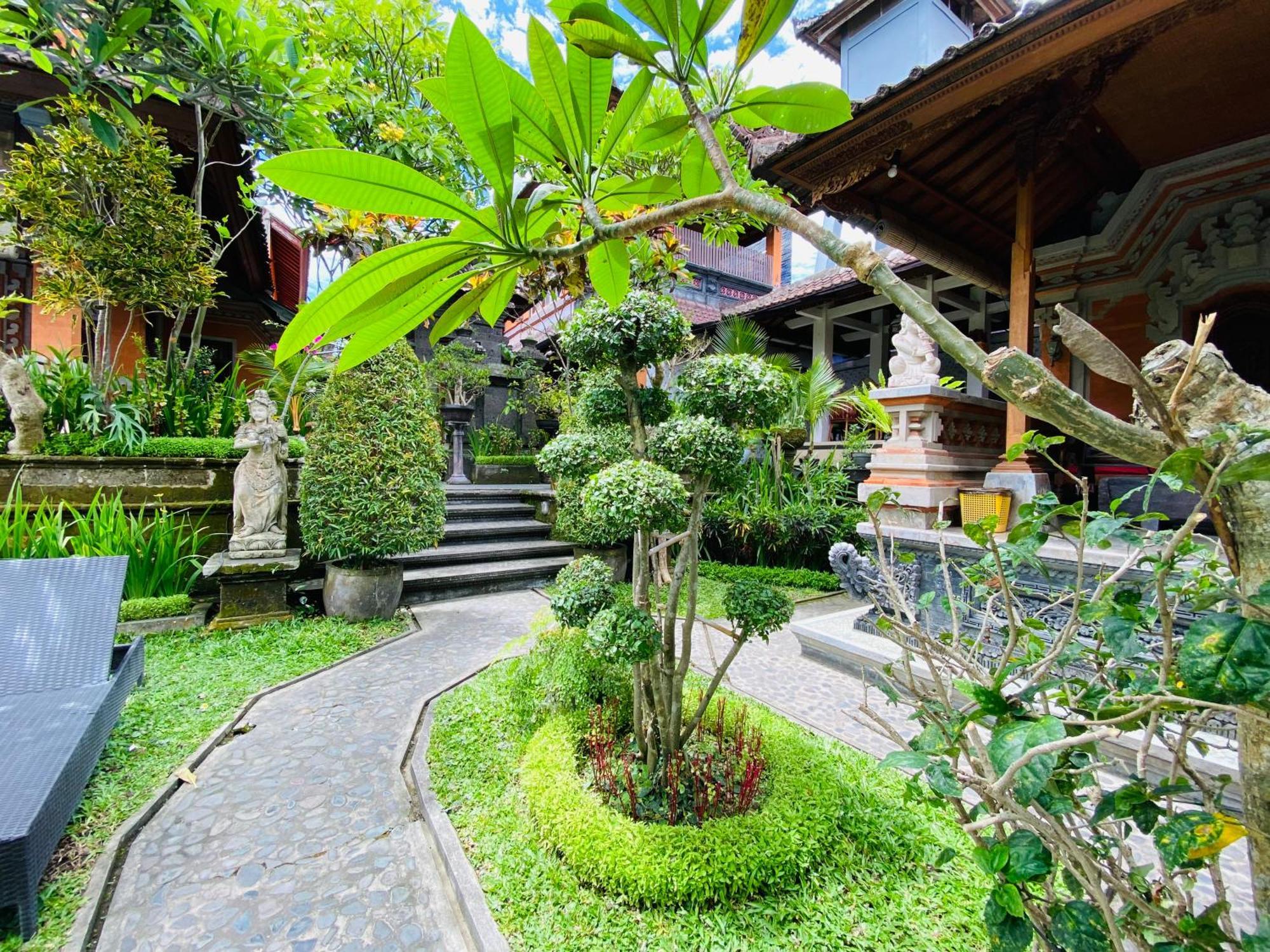 Aura Bisma Guesthouse อูบุด ภายนอก รูปภาพ